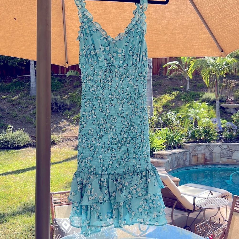 NWT’s BCBG International Blue Flower Sun Dress with Spaghetti Straps Size 4